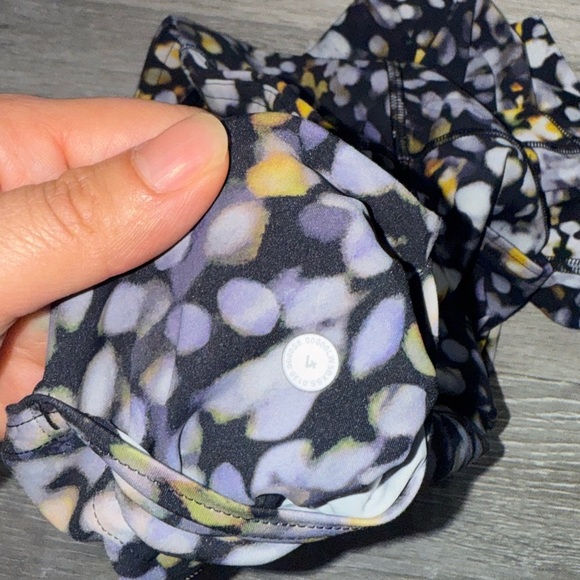 Lululemon Fast and Free Tight II 25" *Non-Reflective size 4 - Picture 16 of 16